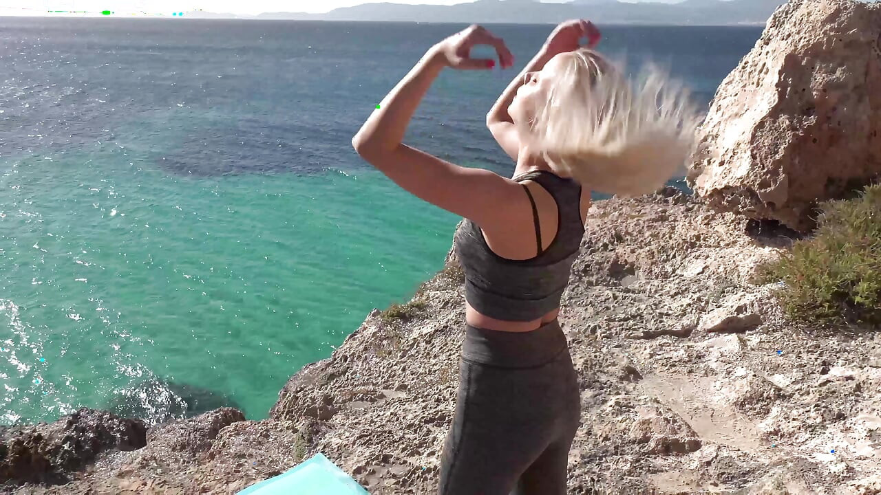 Outdoor yoga sex on the outdoor place for the young blondie