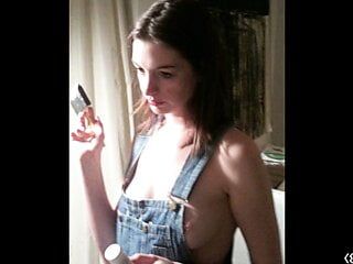 Anne Hathaway, compilazione di sesso e nudità