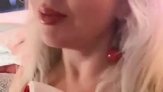 Розовая Розовая за кулисами в розовом Красном день день куколда за то, что я снял на видео субботу