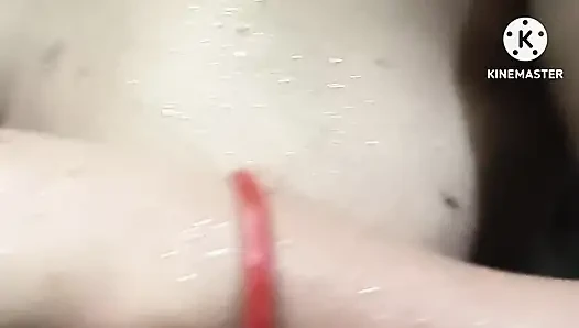 Yenge ayakta iyi pozisyonda işiyor ve viral video