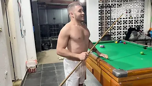 Sr Carmona ve Victor Ferraz çıplak bilardo oynuyor