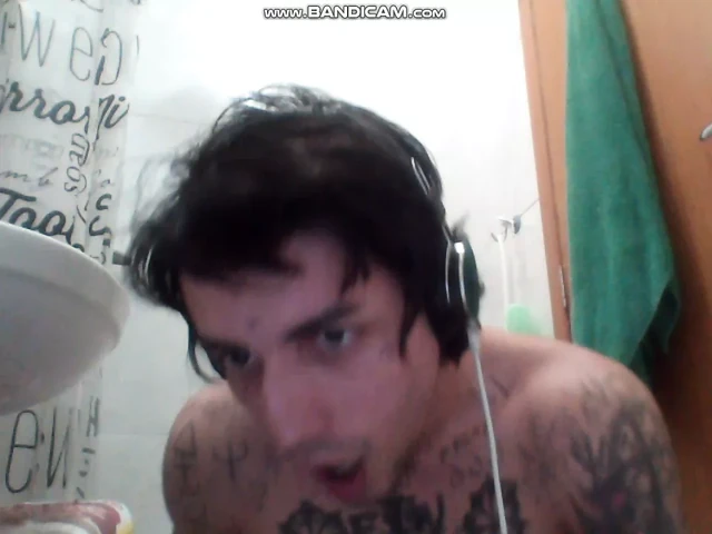 Stretching the dick on the webcam show 2773
