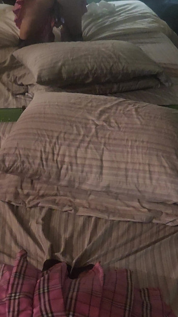 Goode Girl saje manžílkovi péro a koule při jízdě na robertku | Klip 1