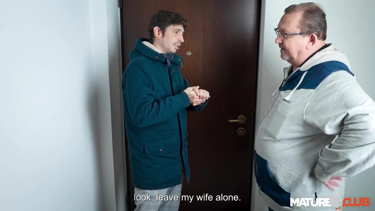 MATURE CLUB - Chunky Housewife Cuckold Sex Adventure