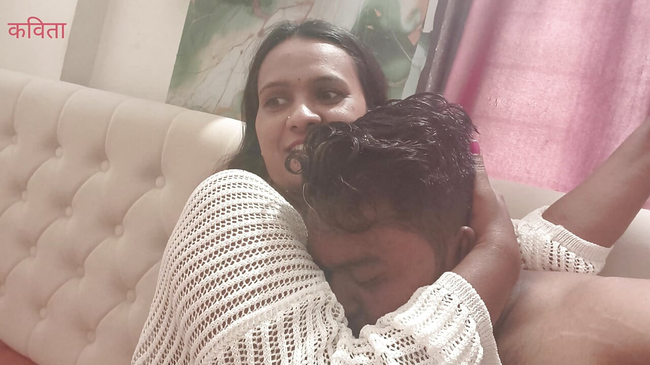 Kavita, desi indienne marathi, fait une sodomie à son amant