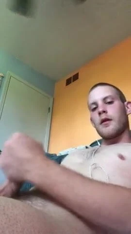 handsome twink jerking of for you