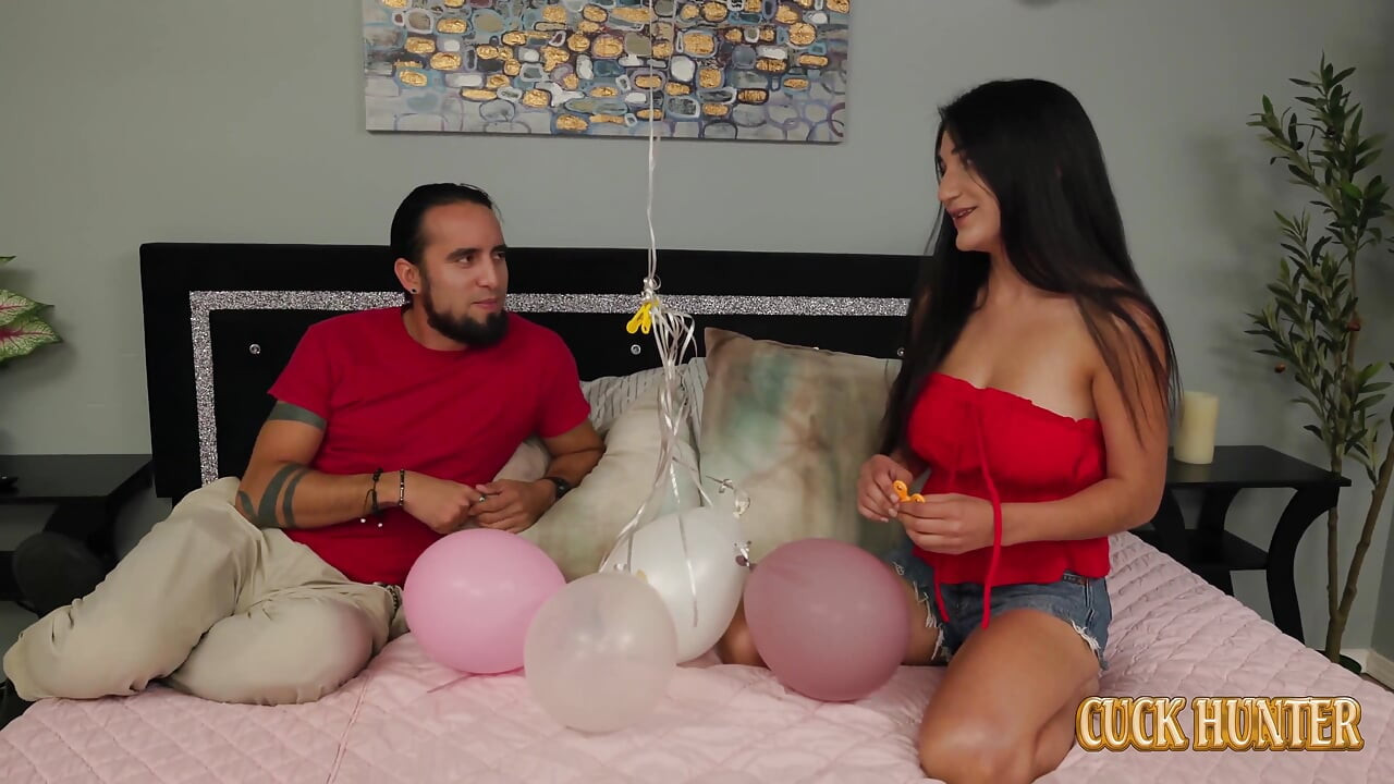 Suami zarina noir nonton dia dientot sama kontol besar pria kulit hitam
