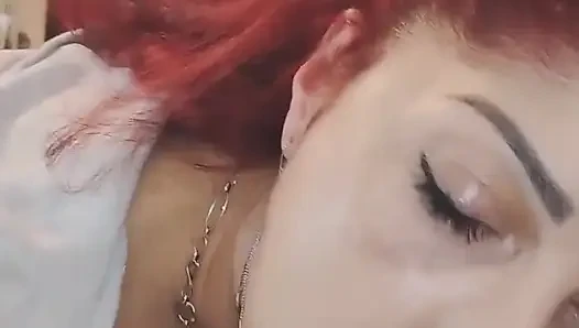 Blowjob hebat, muncrat di mulut dan wajahku.
