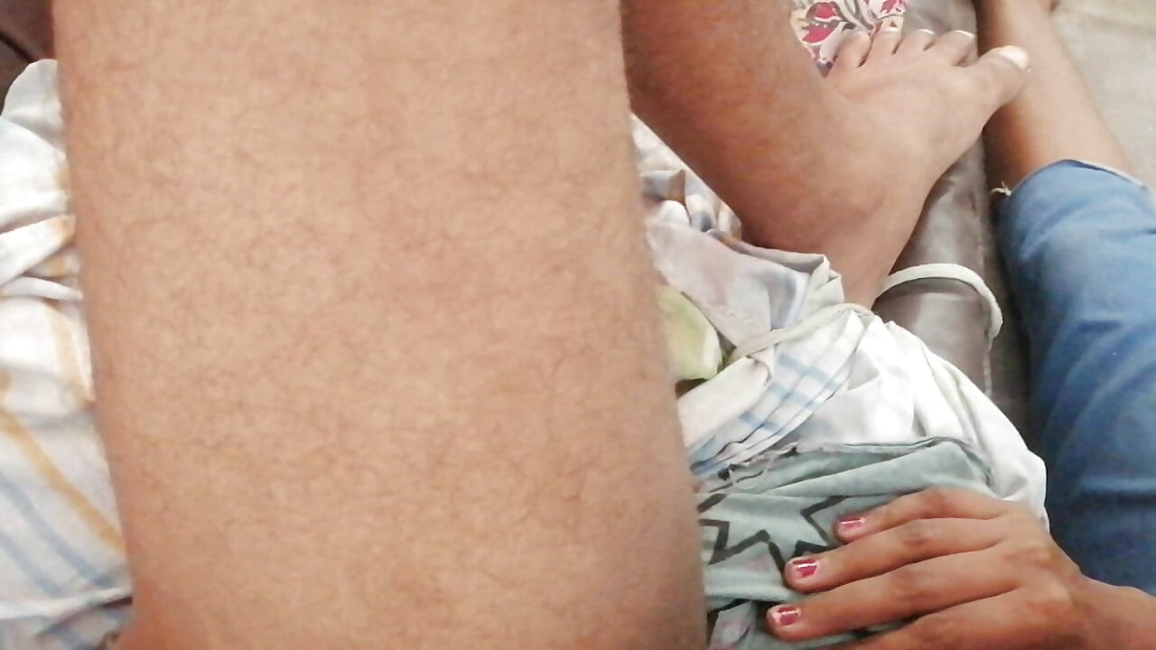 แม่เลี้ยงของกูจับกูได้ขณะที่พ่อทํางาน