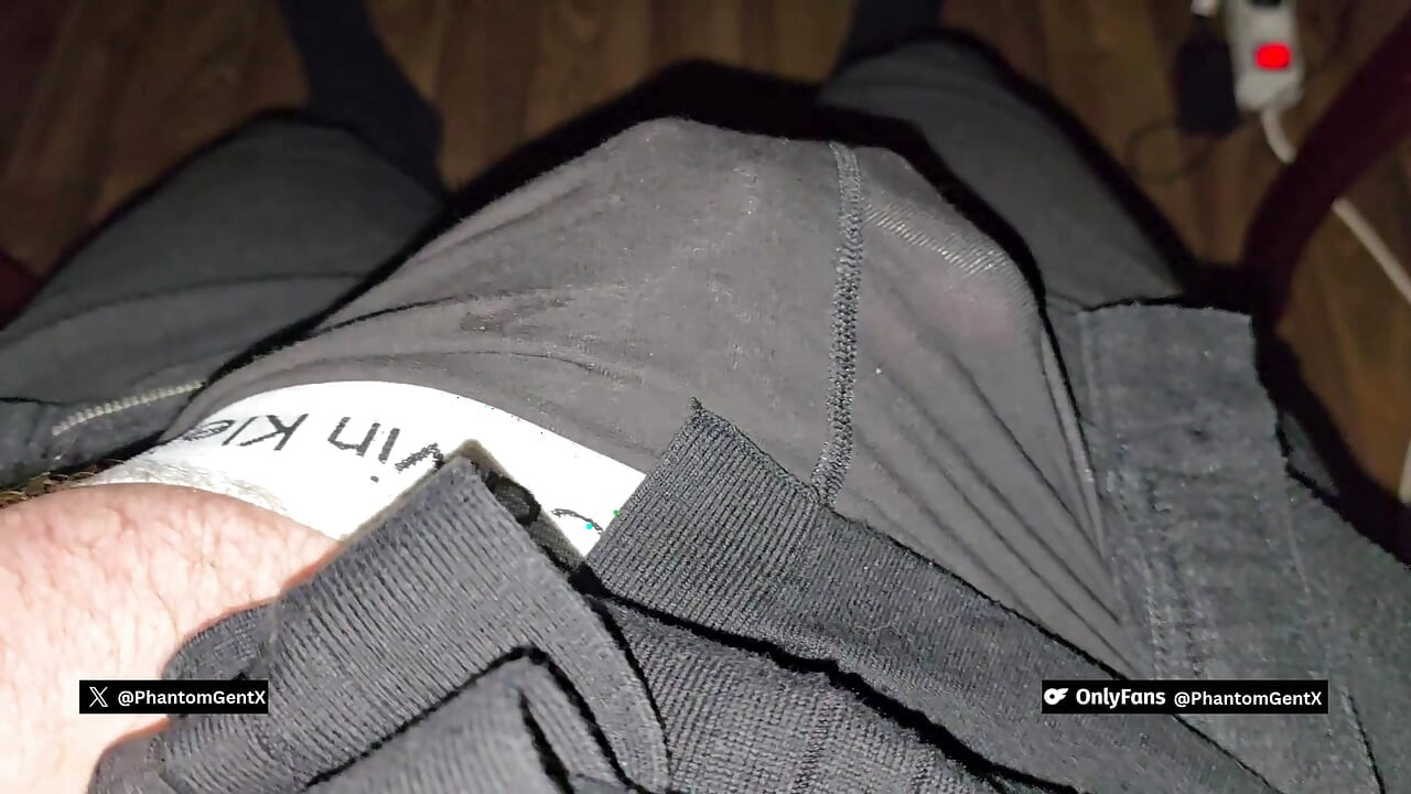PhantomGentX – Muscular Daddy Jerks His Thick Hairy Cock After Work