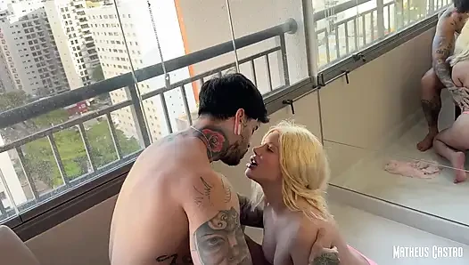 Morning Sex with My Pink Fiancée