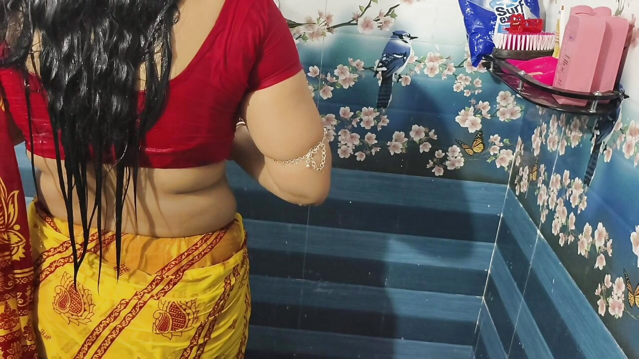 Desi tamil aunty hot romance sex and birthing inside the birth room