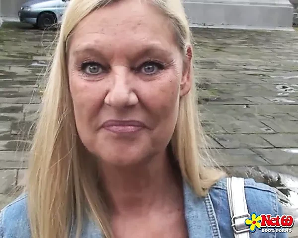 与Tia的真正色情片，热辣的金发熟女