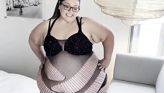 Surga montok: gaun dan di kamar hotel