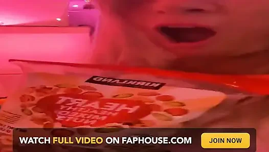 Sike atau semacamnya, lihat video baruku?