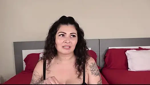 Memek sempit tante semok amatir yang putus asa dientot habis-habisan sama kontol besar pria kulit hitam