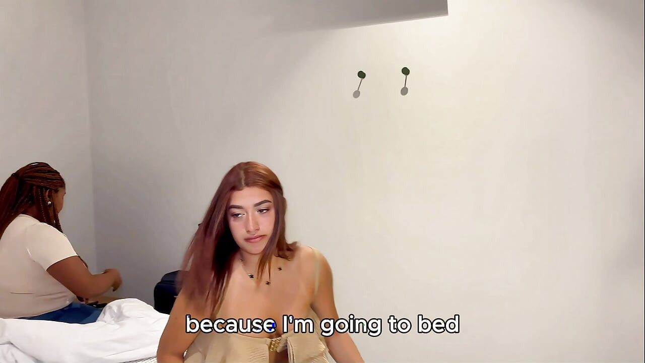 Můj přítel mě šuká, zatímco moje nevlastní matka odpočívá