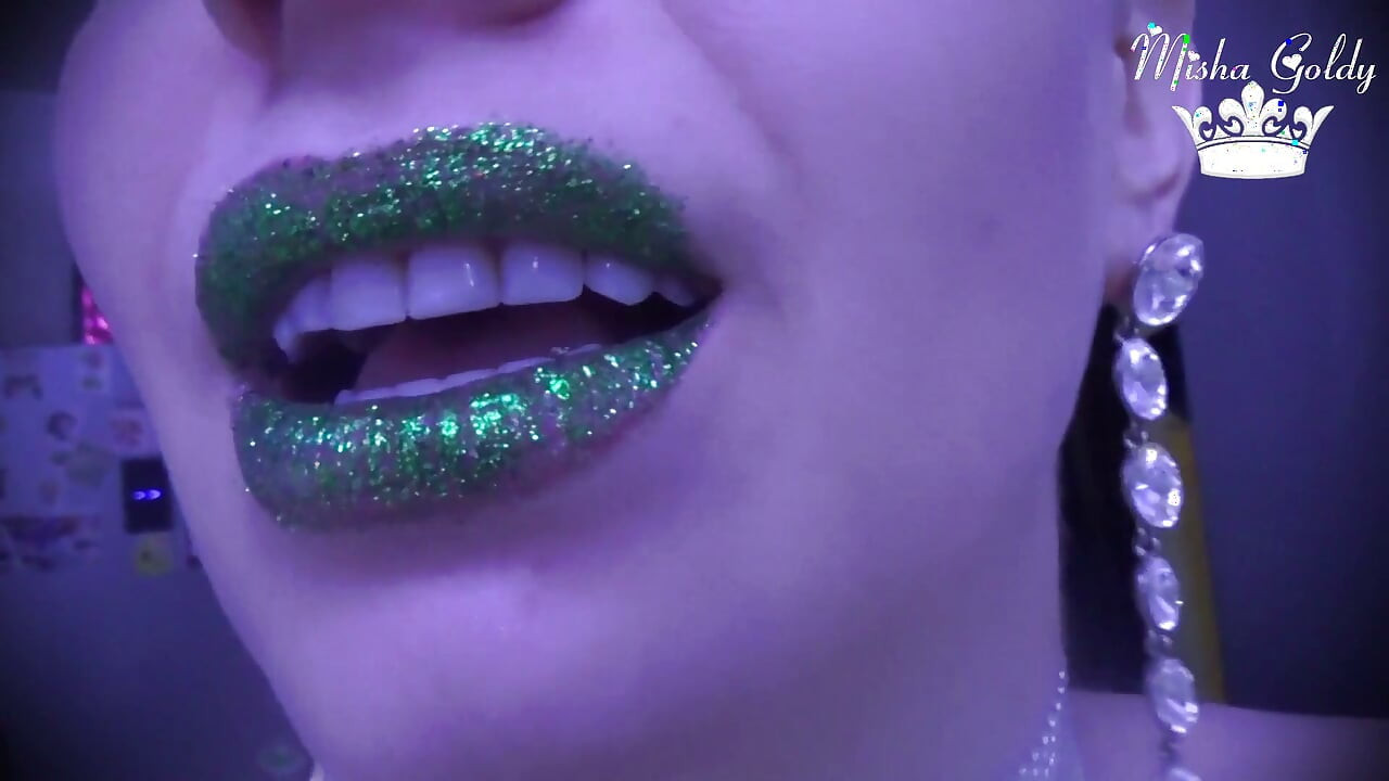 Cum hard to my green glittery lips