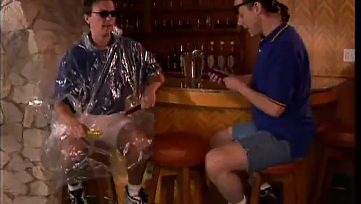 İri göğüslü sürtük yapay penisin ve yarağın tadını çıkarıyor