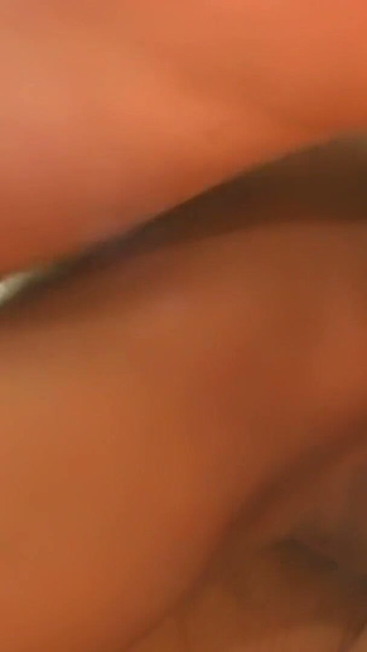 Luxi se la mete cruda hasta el fondo | Clip 2