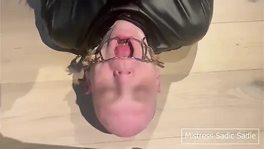 Viel spucke mit bondage und etwas nadel-cbt