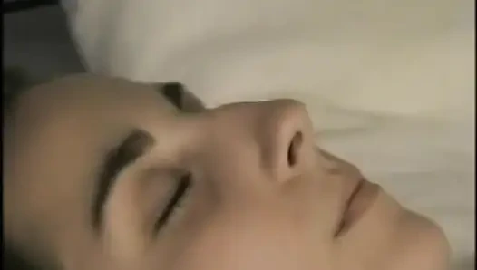 Dua cewek seksi saling muasin memek satu sama lain