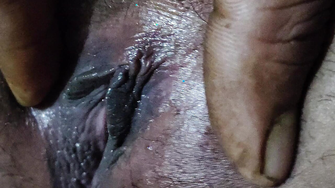 Indisk desi bhabhi hårig fitta fingrar för mannen hennes tighta fitta