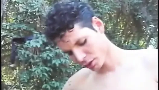 Two hot Latinas sucks their men's tools out in the forest