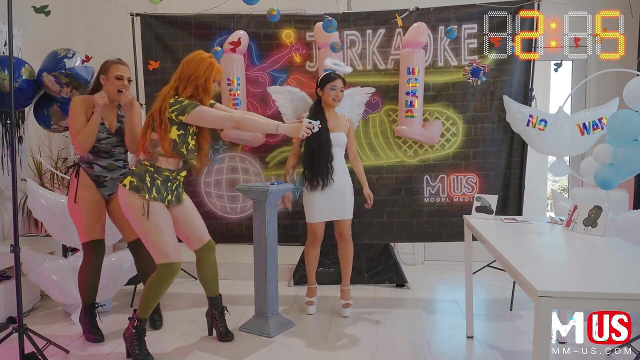 Jerkaoke, mukana Lauren Phillips ja Gia Derza