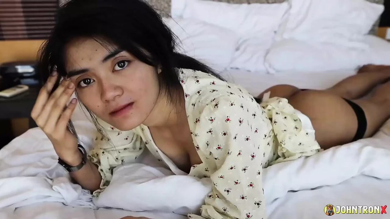 JohnTronX - Hot oral sex with a Thai amateur goddess in POV fashion