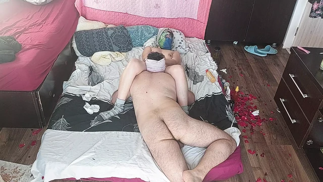Lick the wife's juicy pussy until orgasm. Hot sex amateur couple. Sensual massage of a sexy couple with oil on the body.