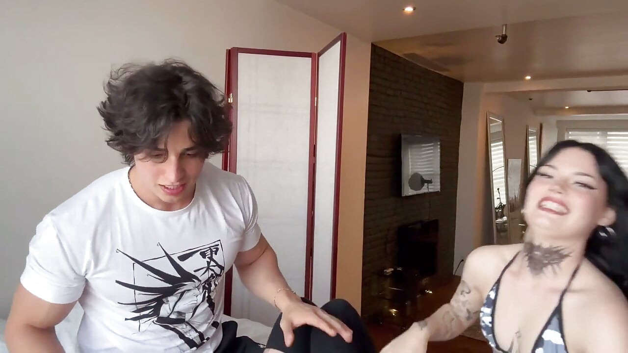 2 Lesbians 1 Arab