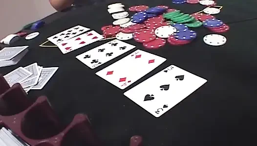 Ngentot anal sama cewek jalang rambut cokelat yang luar biasa selesai pesta poker