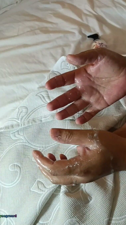 เพื่อนบ้านขอให้ฉันดูดควยใหญ่หนาของเขา | คลิป 1