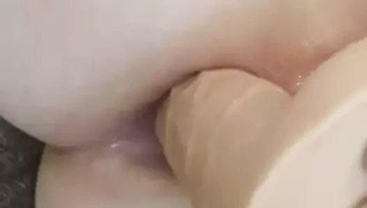 oynuyor onun genç sıkı delik