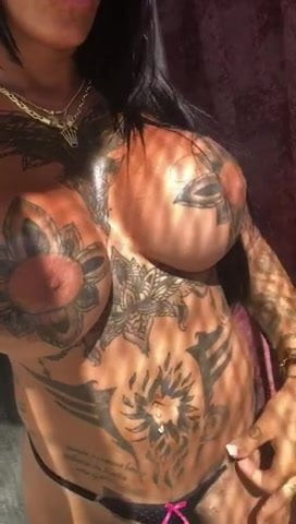 tetona tatuada