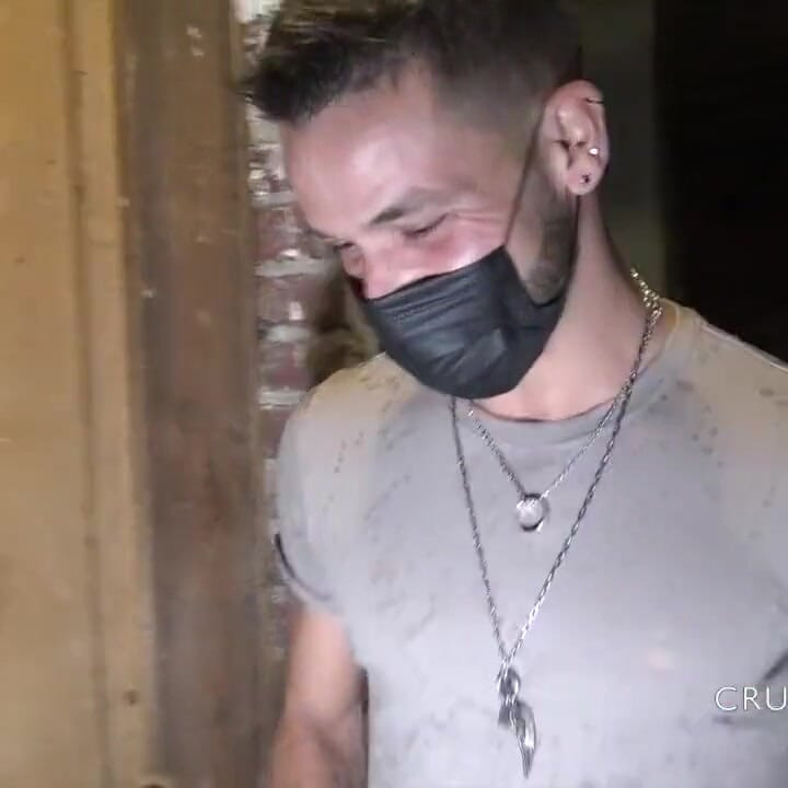 Kevin David fucked bareback by rex helix in discrete basement