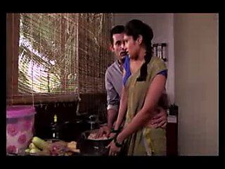 Une femme de ménage à Mumbai a édité une scène d&#39;amour