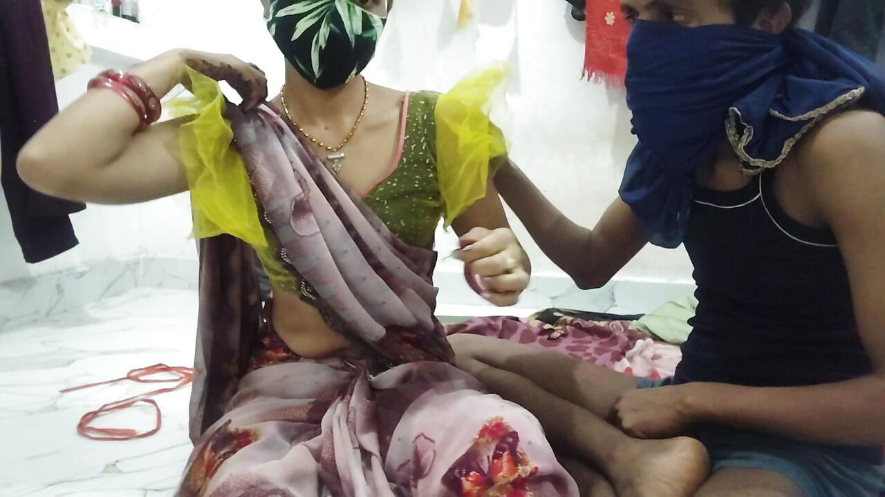 দিনের বেলায় স্বামী-স্ত্রীর গরম রোমান্স