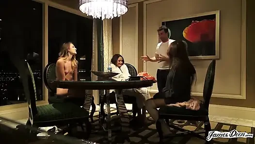 Avi Love, Bambi, Sami Parker James Deen ile ters grup seks yapıyor