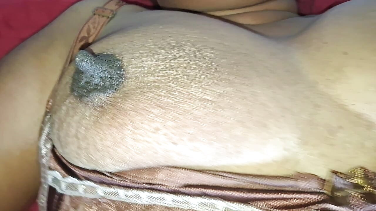 Asyalı orta yaşlı seksi kadın senin için en ateşli üvey anne