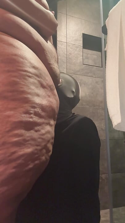 使用白人奴隶的喉咙和脸