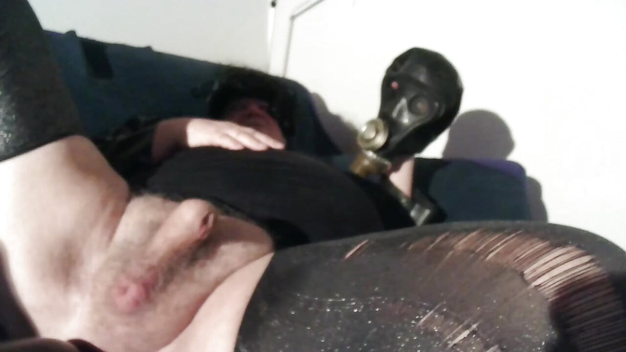 Perv Gas Mask Bessy