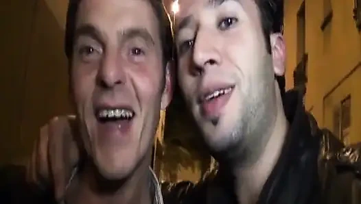 Cewek nympho asal perancis ditindik didobel penetrasi