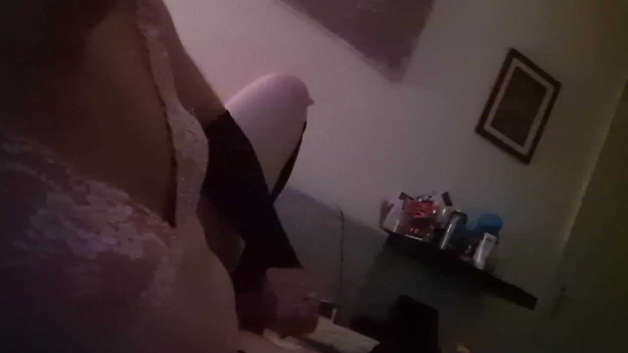Sissy crossdresser se opet loše ponaša