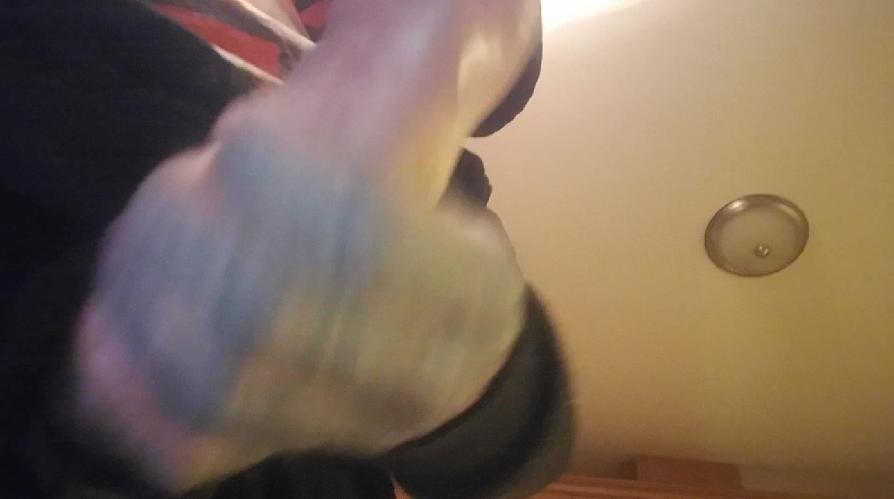 Morning masturbation for the kinky sluts watching ,squirt for me ?