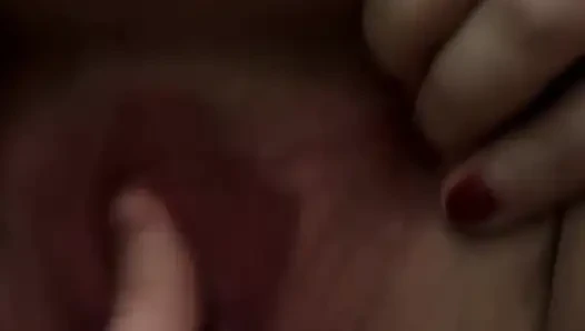 Çalışın ve cıvırlayan şişkinliğe yumruk yapın