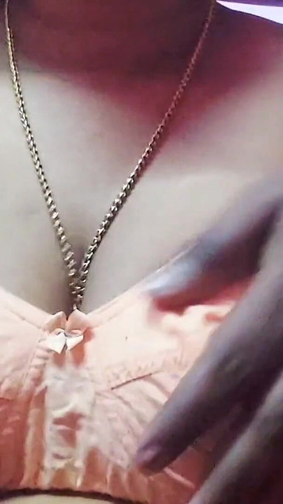 Red Chilli Hot Desi MILF Seks z indyjskim chłopcem | Klip 1