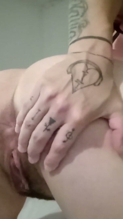 I masturbate my big hairy pussy until orgasm | Clip 1