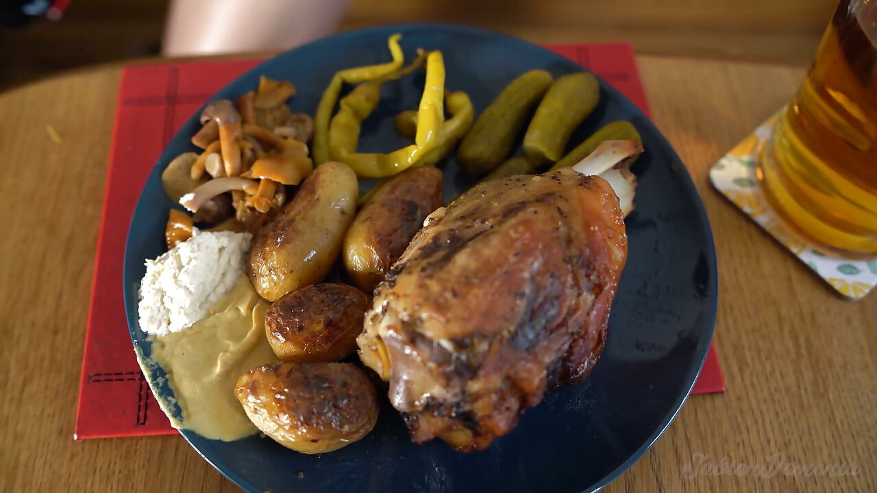 Czech Mukbang- Vote It Best in Mv Awards